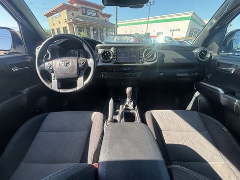 Used 2021 Toyota Tacoma TRD Sport w/ Technology Package RWD image 18