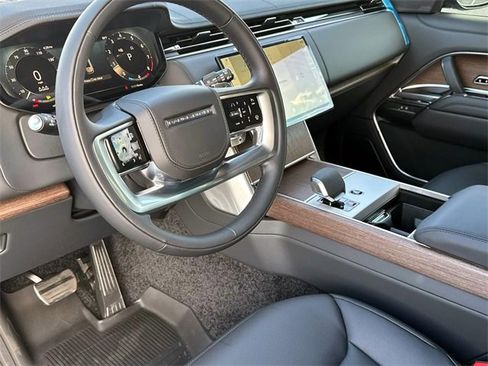 New 2025 Land Rover Range Rover SE image 30