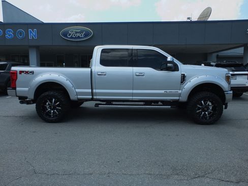 Used 2019 Ford F250 Lariat w/ Chrome Package AWD/4WD image 2