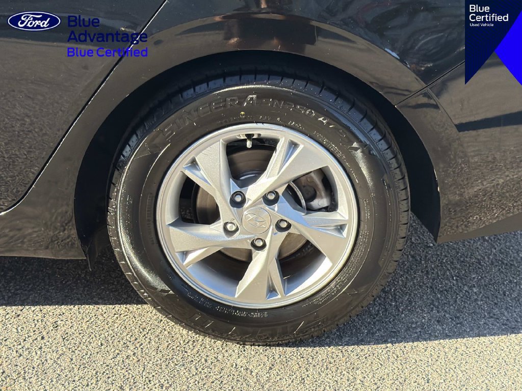 Used 2021 Hyundai Elantra SE FWD image 7