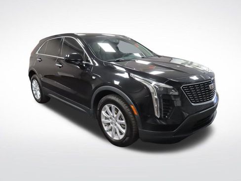 Certified 2023 Cadillac XT4 Luxury w/ Cold Weather Package image 8