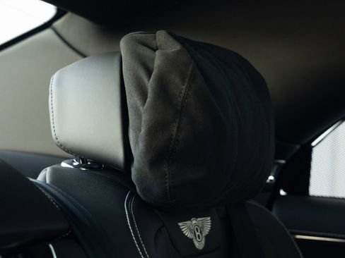 Used 2024 Bentley Flying Spur V8 image 44