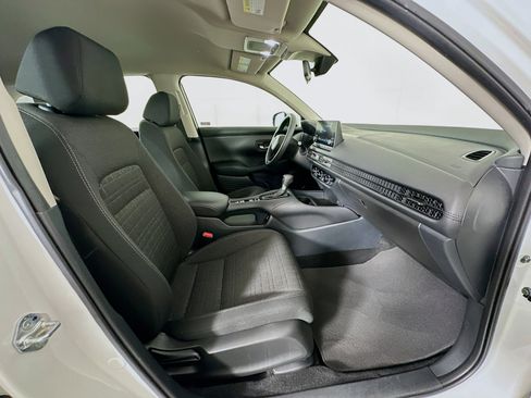 Used 2025 Honda HR-V LX image 28