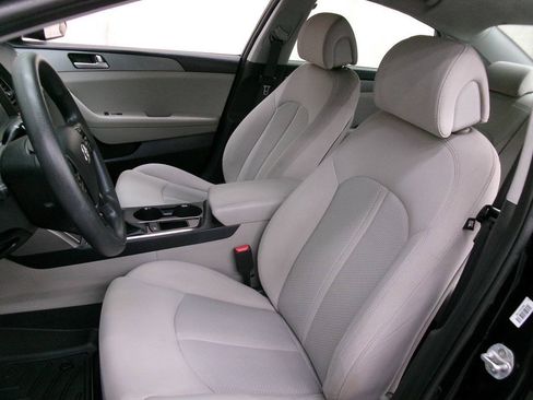 Used 2017 Hyundai Sonata SE FWD image 17
