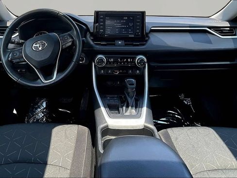 Used 2021 Toyota RAV4 XLE w/ Convenience Package FWD image 7