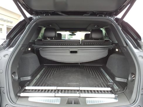 Used 2021 Cadillac XT5 Premium Luxury w/ LPO, Floor Liner Package FWD image 24