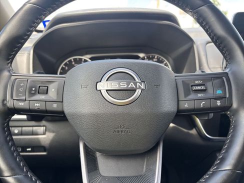 Used 2025 Nissan Rogue SV FWD image 30