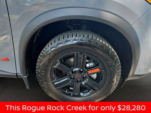 Used 2025 Nissan Rogue SV AWD/4WD image 42