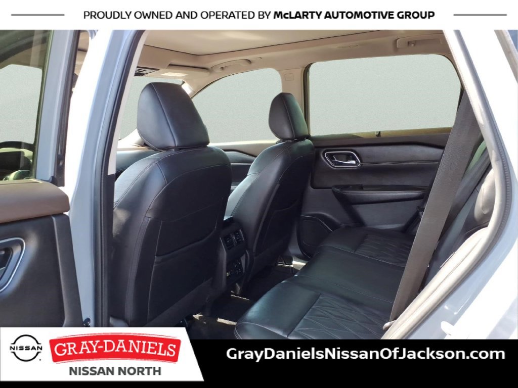 Used 2023 Nissan Rogue Platinum w/ Platinum Premium Package FWD image 27