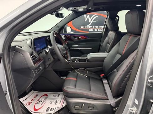 New 2026 Chevrolet Traverse RS image 11