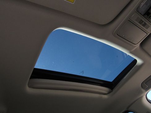 Used 2025 Honda Odyssey EX-L image 8