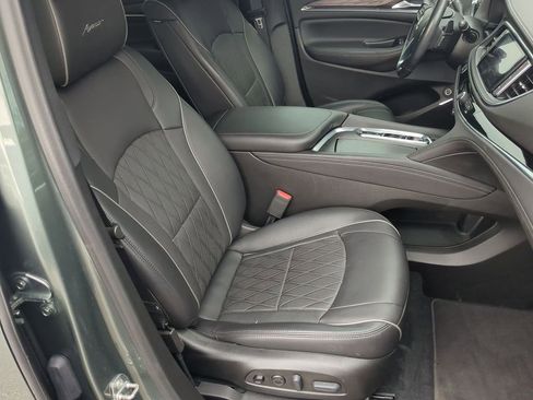 Used 2022 Buick Enclave Avenir image 29