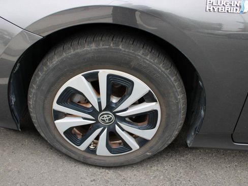 Used 2019 Toyota Prius Prime Plus FWD image 13