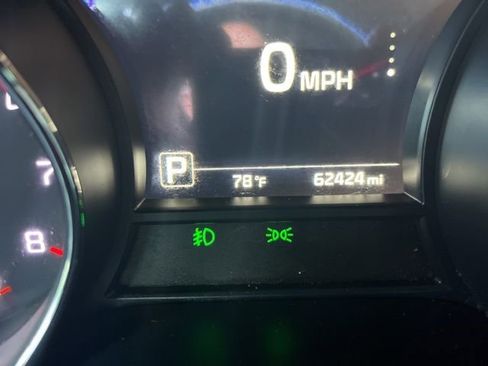 Used 2017 Kia Sedona SX image 16