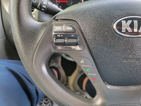 Used 2018 Kia Forte LX image 24