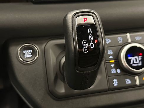 Used 2023 Land Rover Defender 110 X-Dynamic SE image 30