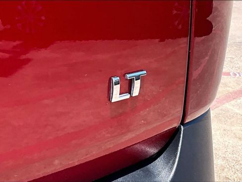 Used 2023 Chevrolet Traverse LT FWD image 9