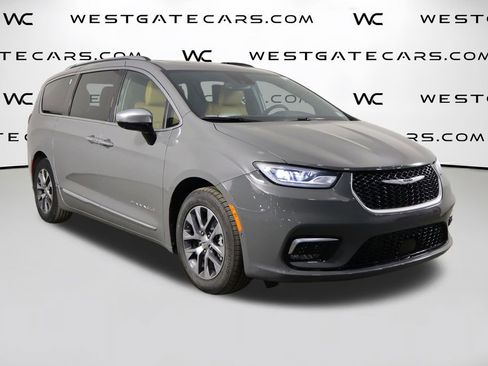 Used 2023 Chrysler Pacifica Pinnacle image 47
