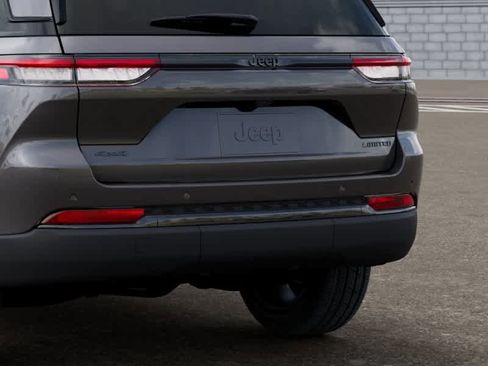 New 2025 Jeep Grand Cherokee Limited w/ Black Appearance Package AWD/4WD image 13