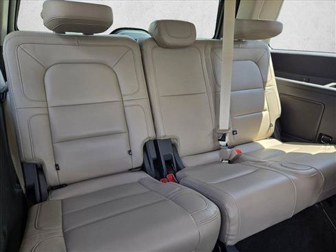 Used 2022 Lincoln Navigator Reserve AWD/4WD image 19
