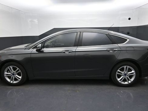 Used 2018 Ford Fusion SE image 9