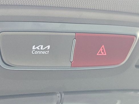 Used 2024 Kia Telluride S w/ S Sunroof Package image 9