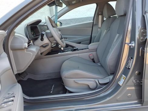 New 2026 Hyundai Elantra Hybrid FWD image 16
