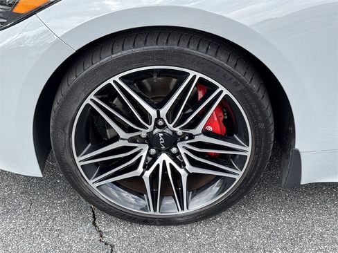 Used 2022 Kia Stinger GT1 image 11
