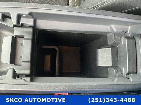 Used 2024 Nissan Rogue SV FWD image 25