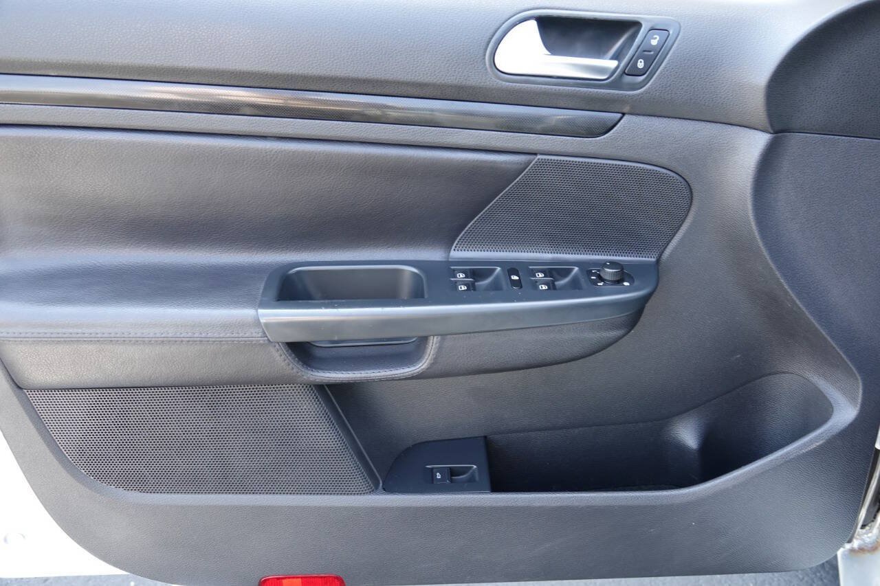 Used 2012 Volkswagen Jetta TDI FWD image 55