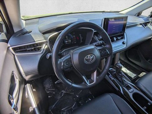 Used 2023 Toyota Corolla Cross XLE AWD/4WD image 10