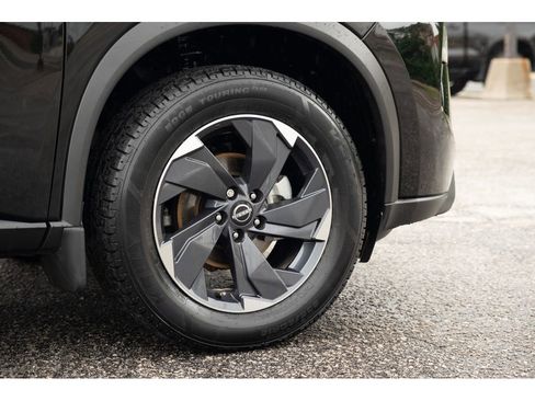 Used 2025 Nissan Rogue SV w/ SV Premium Package FWD image 10