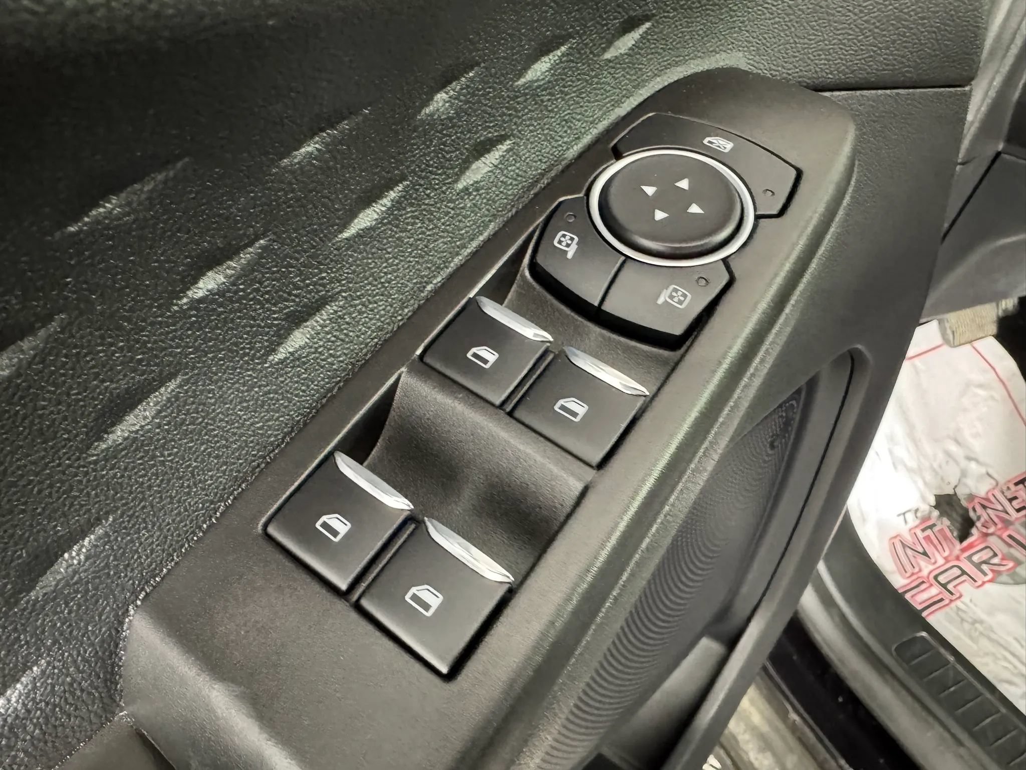 Used 2020 Ford Escape SE AWD/4WD image 40