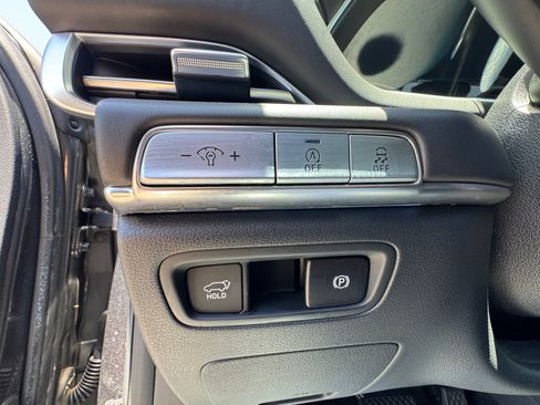 Used 2023 Genesis GV80 2.5T AWD/4WD image 33