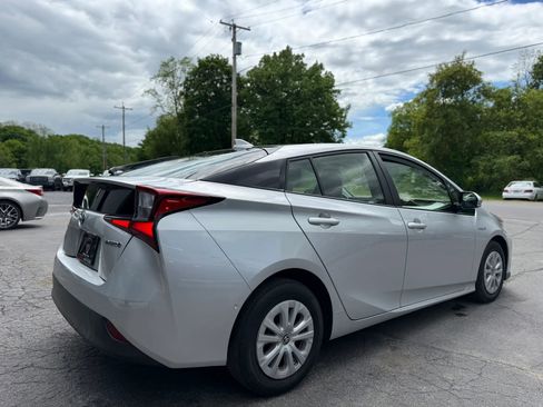 Used 2019 Toyota Prius LE FWD image 6