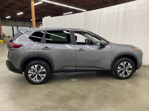 Used 2023 Nissan Rogue SV AWD/4WD image 7