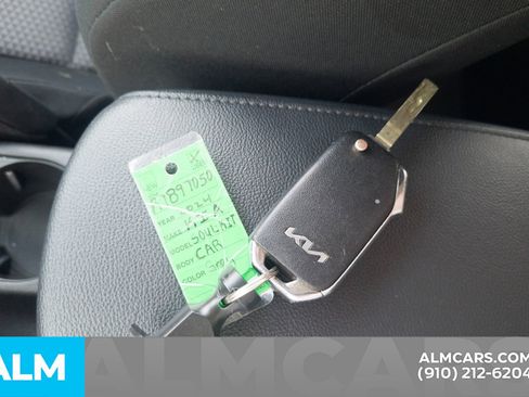 Used 2024 Kia Soul LX w/ Option Group 015 FWD image 30