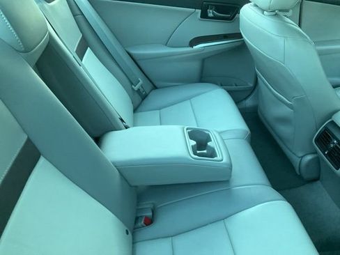 Used 2012 Toyota Camry XLE w/ Leather Pkg FWD image 6