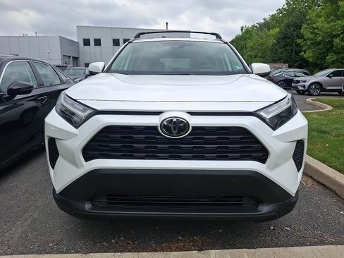 Used 2025 Toyota RAV4 XLE AWD/4WD image 2