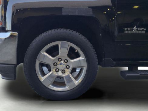 Used 2017 Chevrolet Silverado 1500 LT w/ Texas Edition RWD image 11