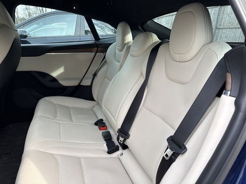 Used 2022 Tesla Model S image 6