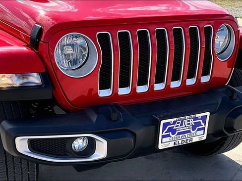 Used 2020 Jeep Wrangler Unlimited Sahara image 31