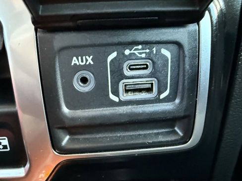 Used 2021 Jeep Wrangler Sport S image 26