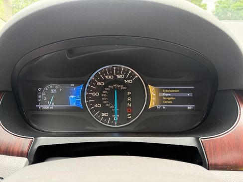 Used 2013 Ford Edge Limited w/ Driver Entry Pkg FWD image 32