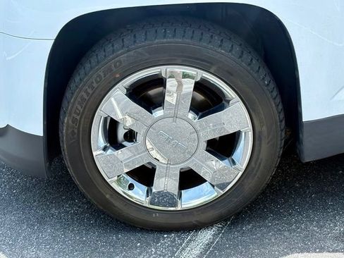 Used 2015 GMC Terrain SLE w/ Chrome Package AWD/4WD image 31