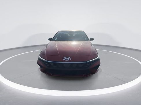Certified 2025 Hyundai Elantra Sport FWD image 3