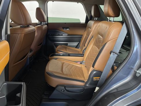 Used 2022 Nissan Pathfinder Platinum w/ Cargo Package AWD/4WD image 13