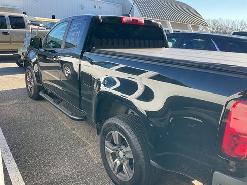 Used 2018 Chevrolet Colorado W/T w/ Custom Special Edition image 4