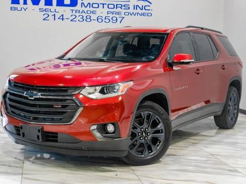 Used 2020 Chevrolet Traverse RS FWD image 2