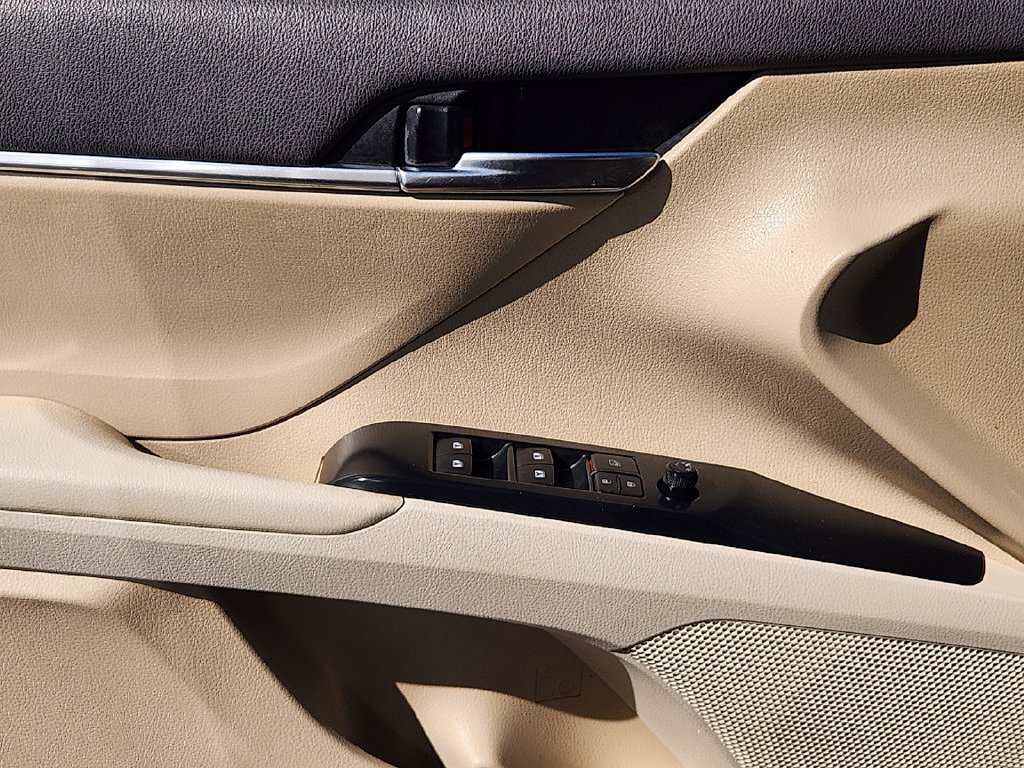 Used 2020 Toyota Camry LE w/ Fleet Convenience Package FWD image 22
